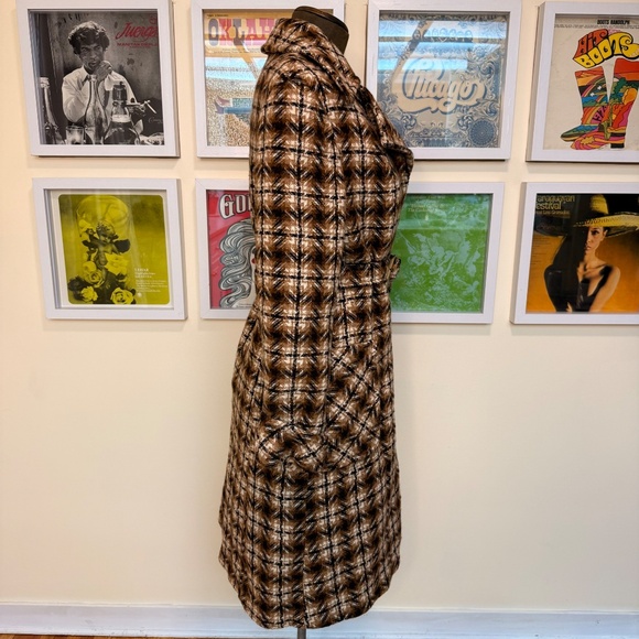 Vintage 70s Brown Plaid Belted Coat – Mid-Length - Picture 3 of 11